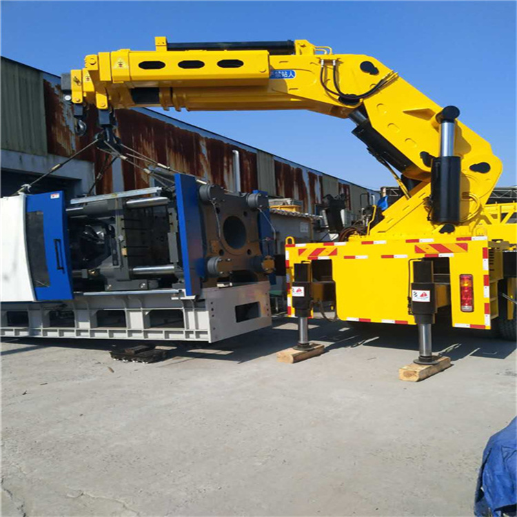 白云 大吨位折臂吊出租费用解析：一小时租赁多少钱