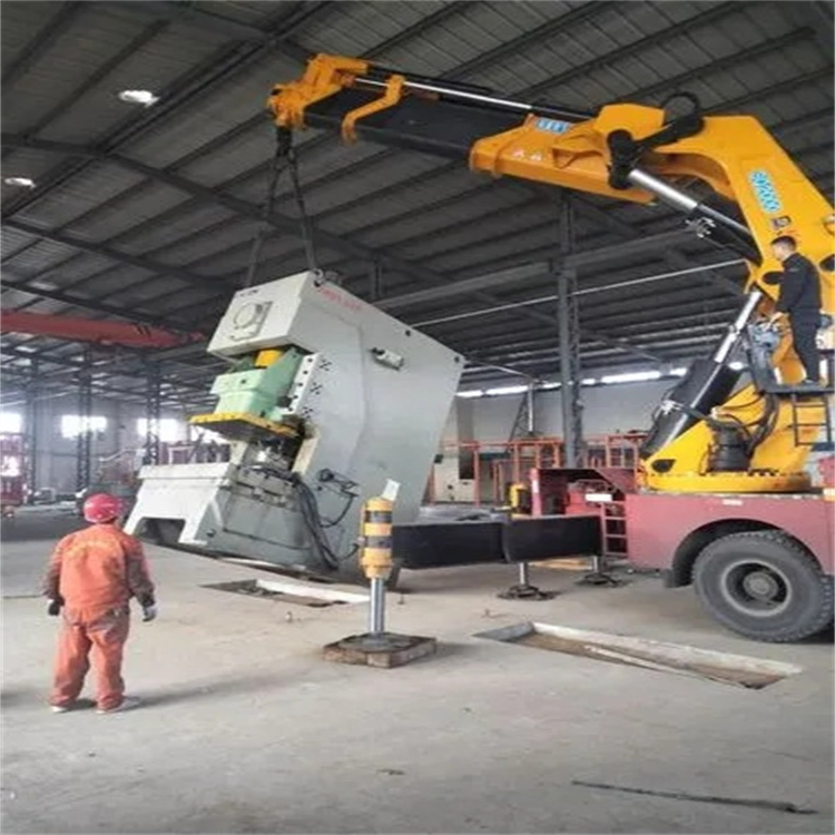 白云80吨折臂吊车出租附近电话